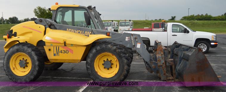 image for item F8334 2002 New Holland LM430 telehandler