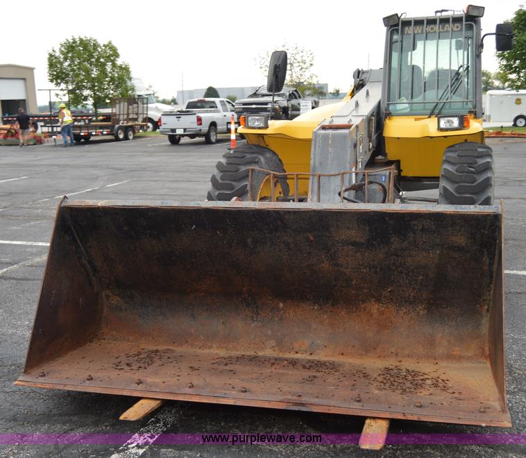 image for item F8334 2002 New Holland LM430 telehandler