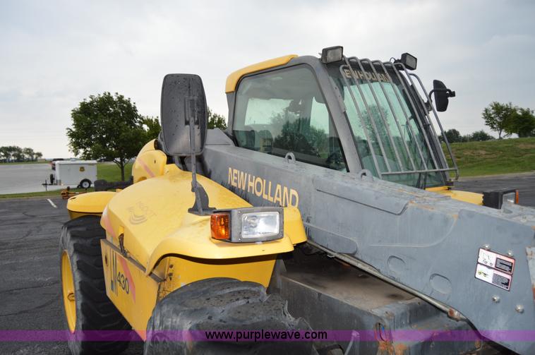 image for item F8334 2002 New Holland LM430 telehandler