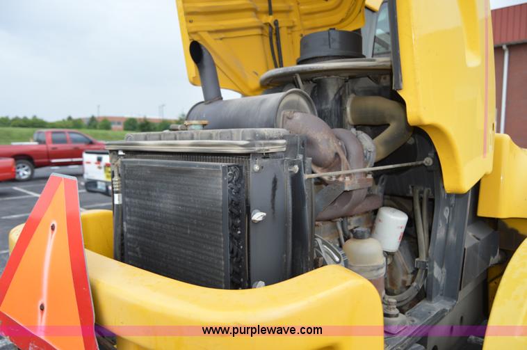 image for item F8334 2002 New Holland LM430 telehandler