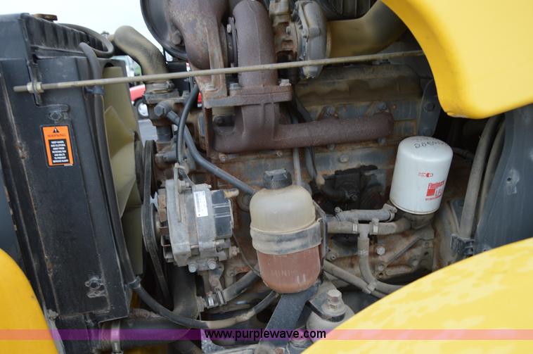 image for item F8334 2002 New Holland LM430 telehandler