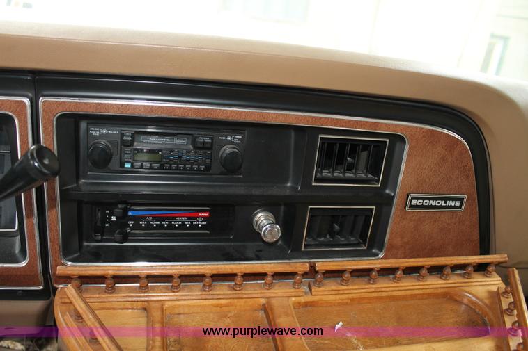 image for item G8166 1986 Ford Econoline E350 RV
