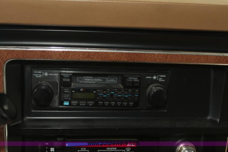 image for item G8166 1986 Ford Econoline E350 RV