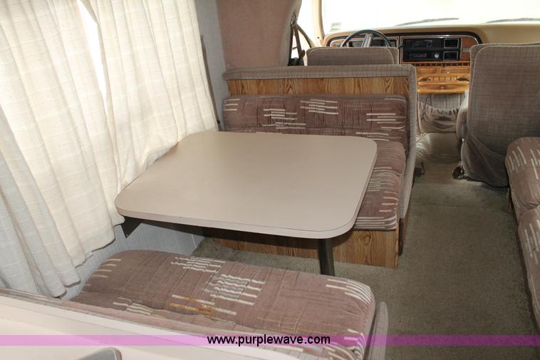image for item G8166 1986 Ford Econoline E350 RV