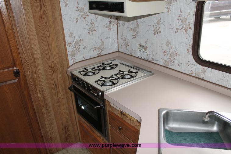 image for item G8166 1986 Ford Econoline E350 RV