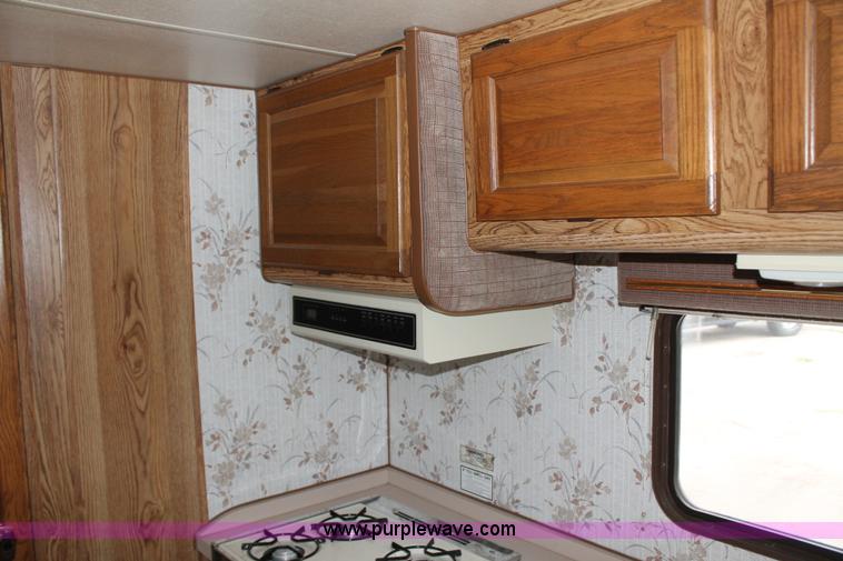 image for item G8166 1986 Ford Econoline E350 RV