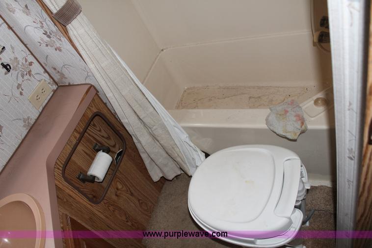 image for item G8166 1986 Ford Econoline E350 RV