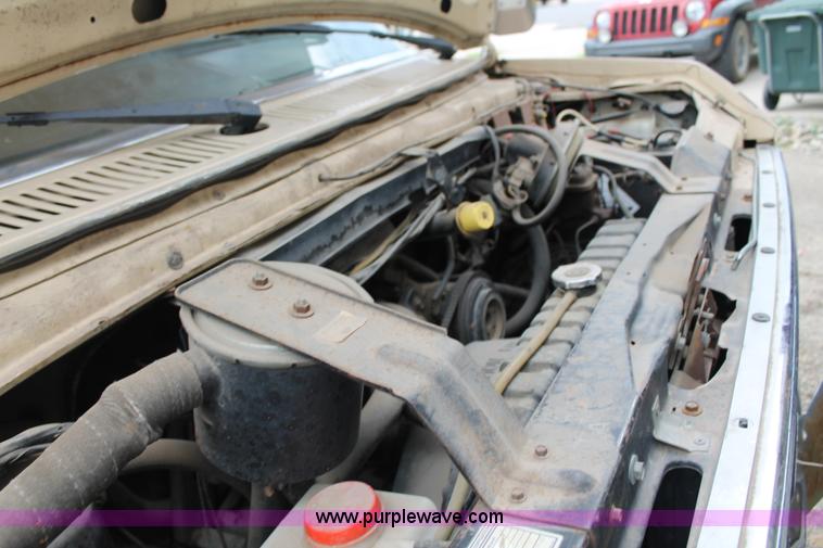 image for item G8166 1986 Ford Econoline E350 RV