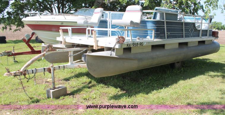 image for item H2518 Harris 200AP 20' pontoon boat