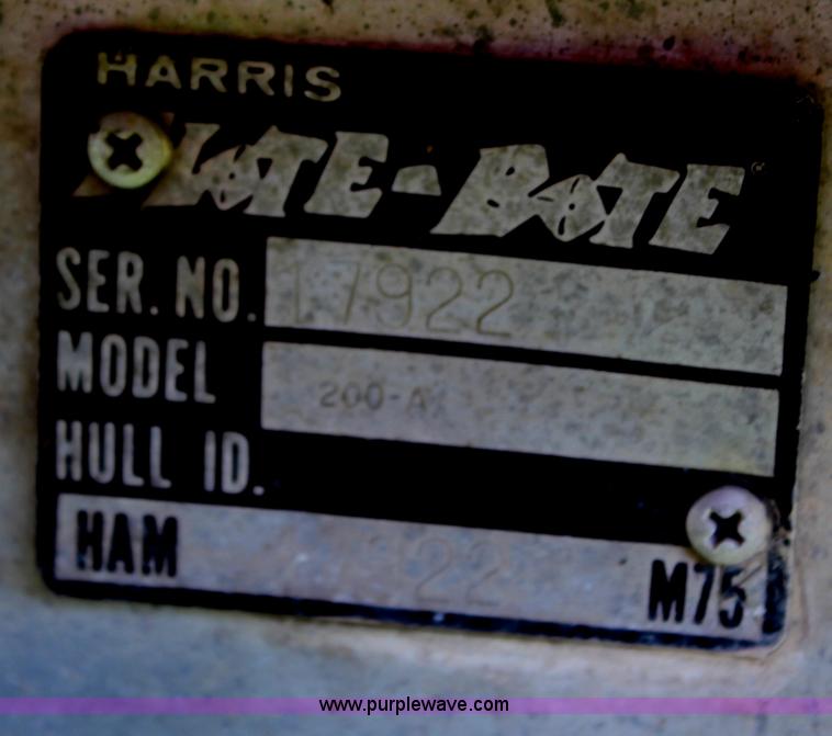 image for item H2518 Harris 200AP 20' pontoon boat