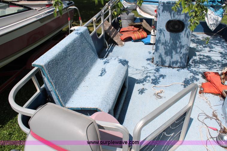 image for item H2518 Harris 200AP 20' pontoon boat