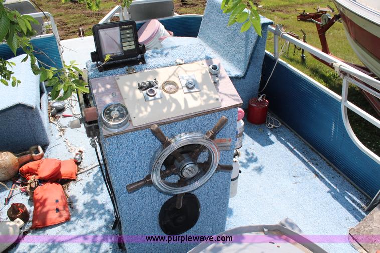 image for item H2518 Harris 200AP 20' pontoon boat