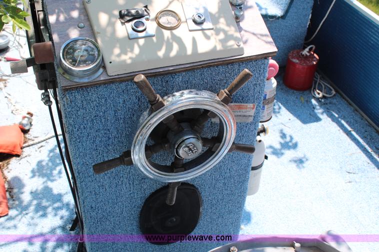 image for item H2518 Harris 200AP 20' pontoon boat