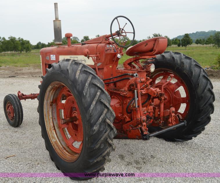 image for item H2789 Mccormick Farmall 400 tractor