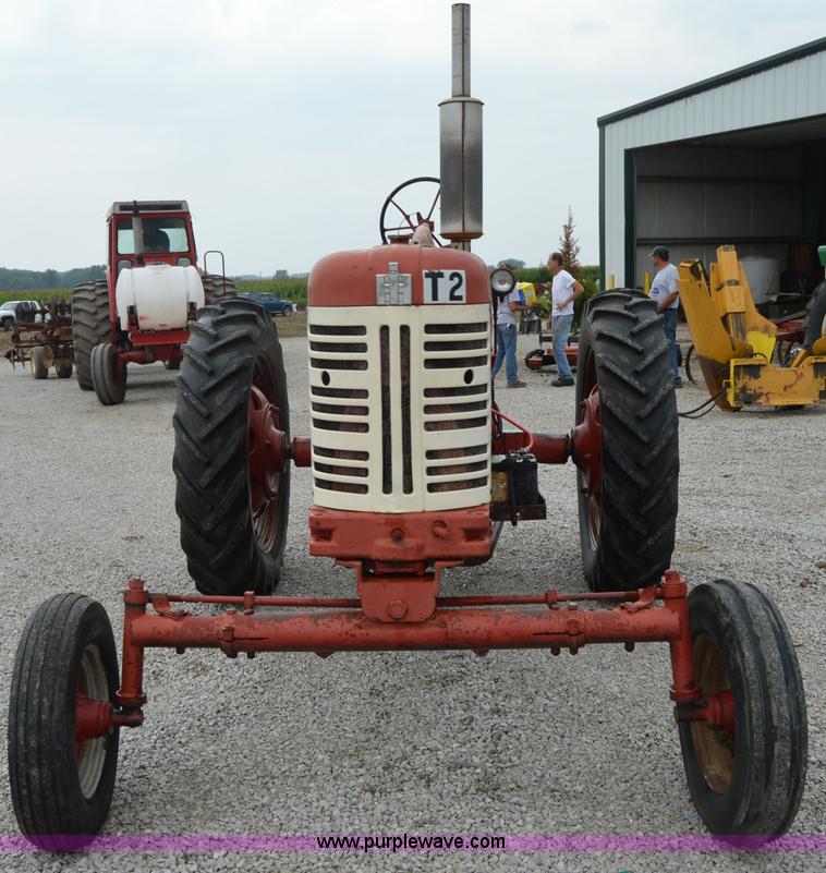 image for item H2789 Mccormick Farmall 400 tractor