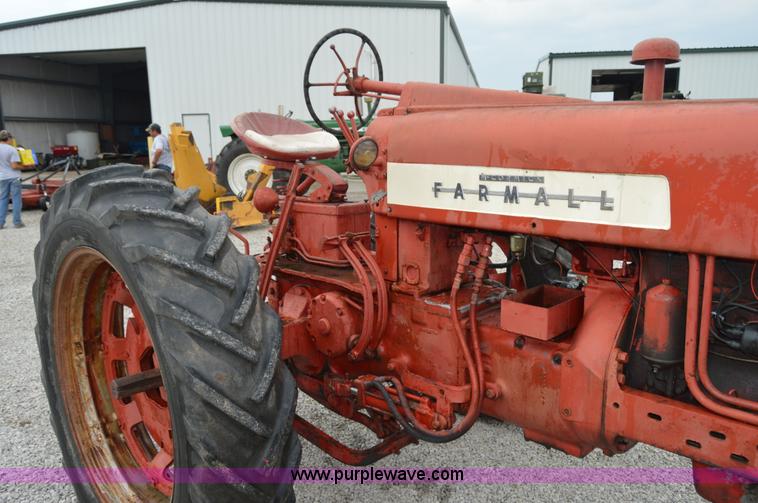 image for item H2789 Mccormick Farmall 400 tractor