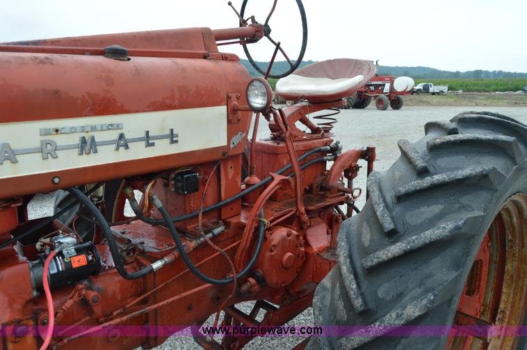 image for item H2789 Mccormick Farmall 400 tractor