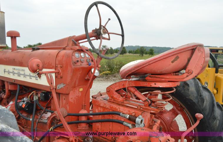 image for item H2789 Mccormick Farmall 400 tractor
