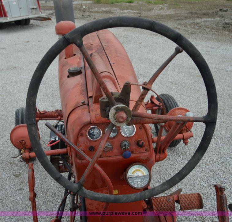 image for item H2789 Mccormick Farmall 400 tractor