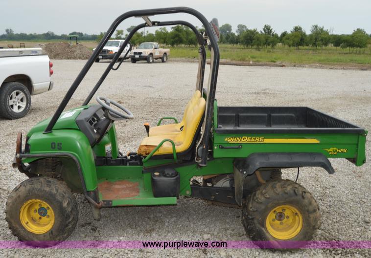 image for item H2793 2006 John Deere HPX Gator