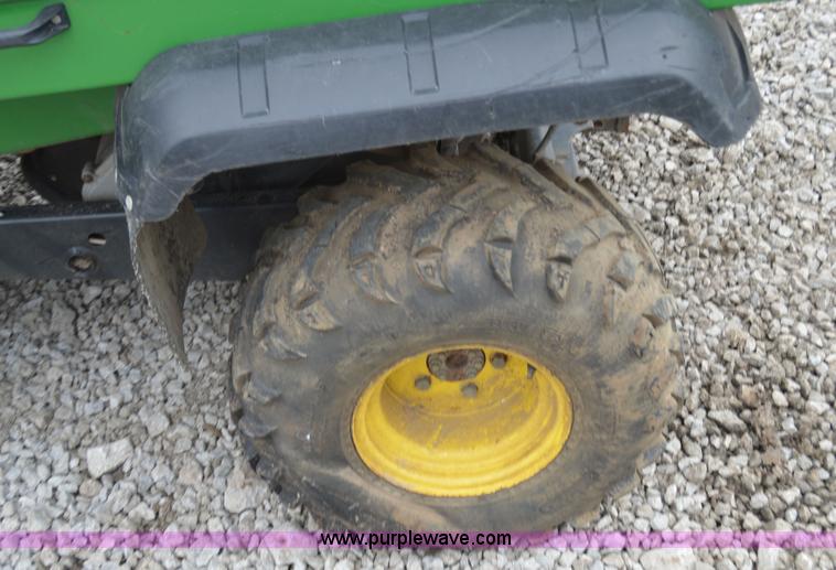 image for item H2793 2006 John Deere HPX Gator