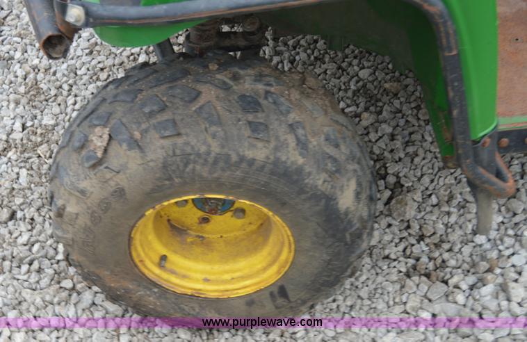 image for item H2793 2006 John Deere HPX Gator