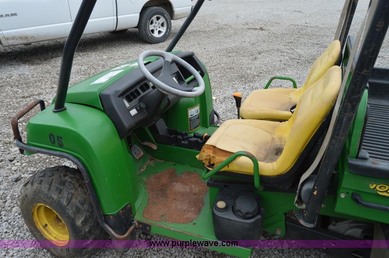 image for item H2793 2006 John Deere HPX Gator