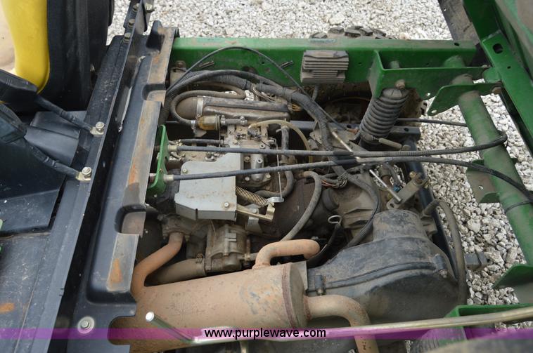image for item H2793 2006 John Deere HPX Gator