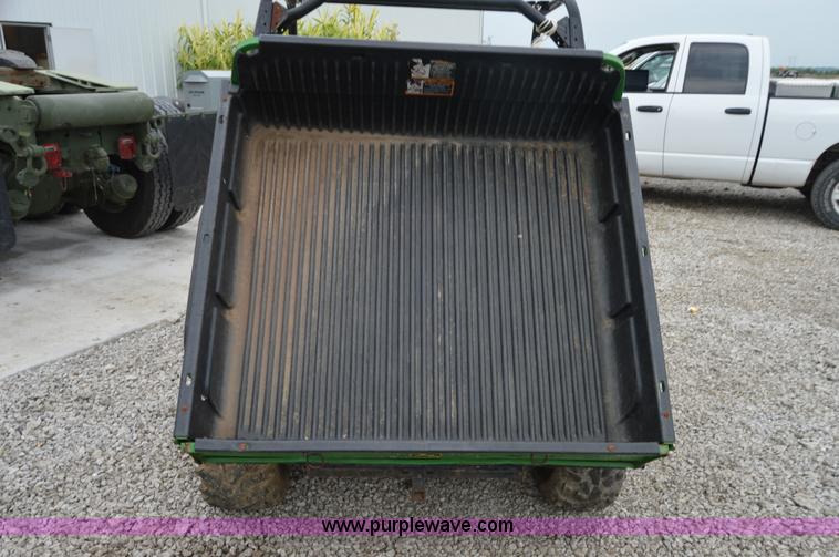 image for item H2793 2006 John Deere HPX Gator