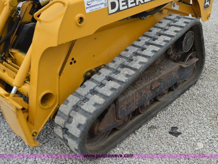 image for item H2794 2007 John Deere 320 skid steer