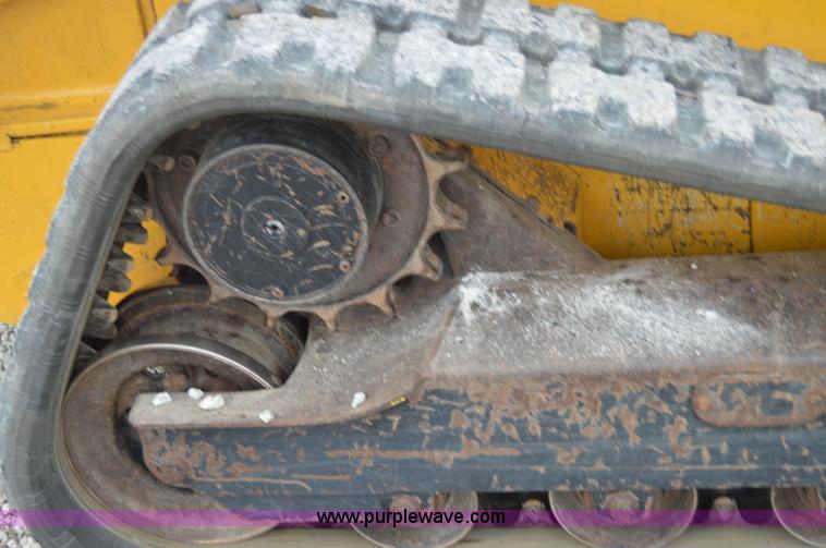 image for item H2794 2007 John Deere 320 skid steer