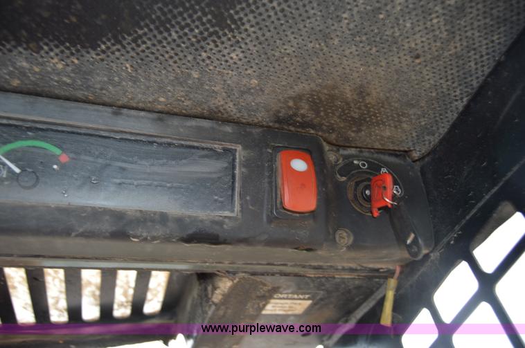 image for item H2794 2007 John Deere 320 skid steer