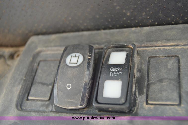 image for item H2794 2007 John Deere 320 skid steer