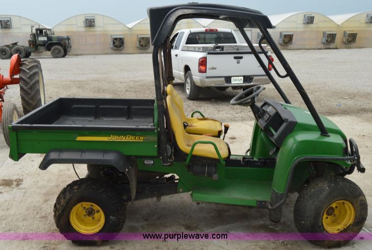 image for item H2795 2006 John Deere HPX Gator