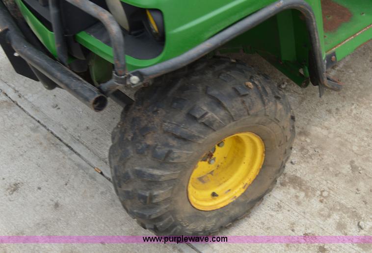 image for item H2795 2006 John Deere HPX Gator