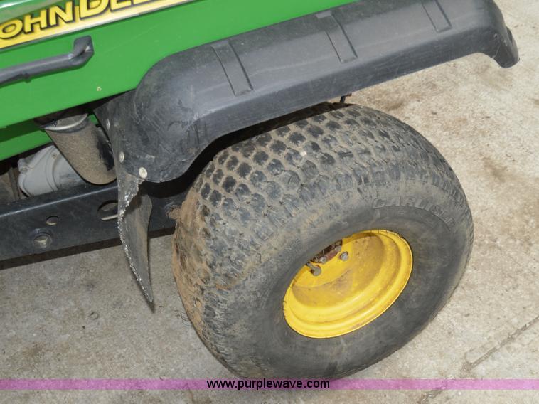 image for item H2795 2006 John Deere HPX Gator