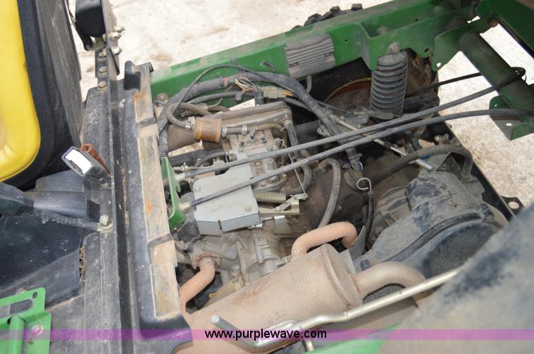 image for item H2795 2006 John Deere HPX Gator