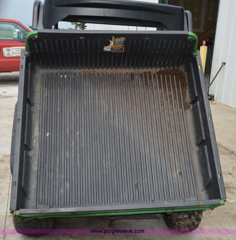 image for item H2795 2006 John Deere HPX Gator