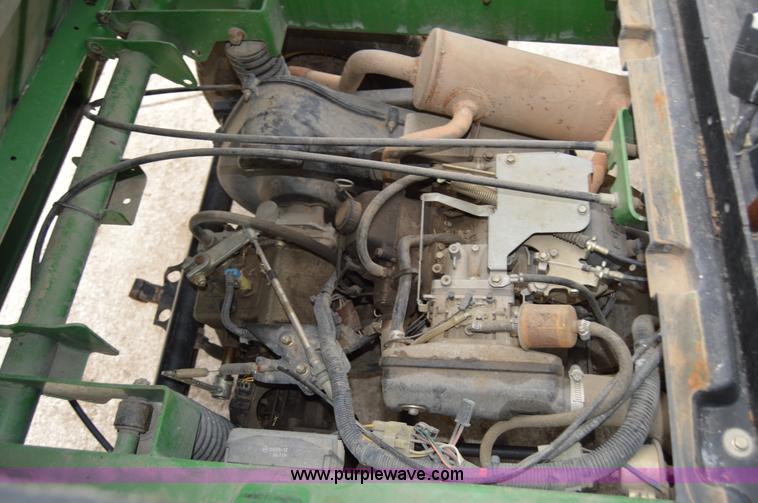 image for item H2795 2006 John Deere HPX Gator