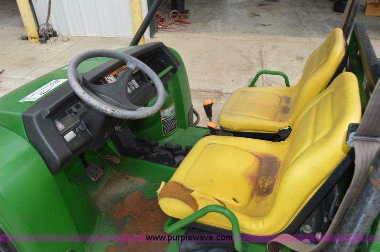 image for item H2795 2006 John Deere HPX Gator