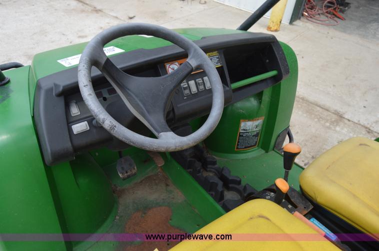 image for item H2795 2006 John Deere HPX Gator