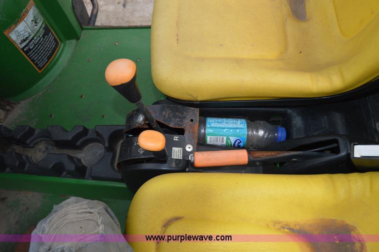 image for item H2795 2006 John Deere HPX Gator