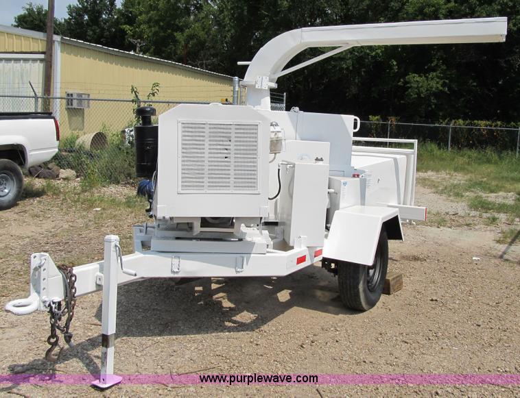 image for item H2800 Brush Bandit 200 chipper