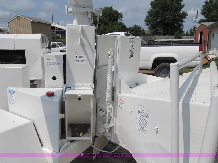 image for item H2800 Brush Bandit 200 chipper