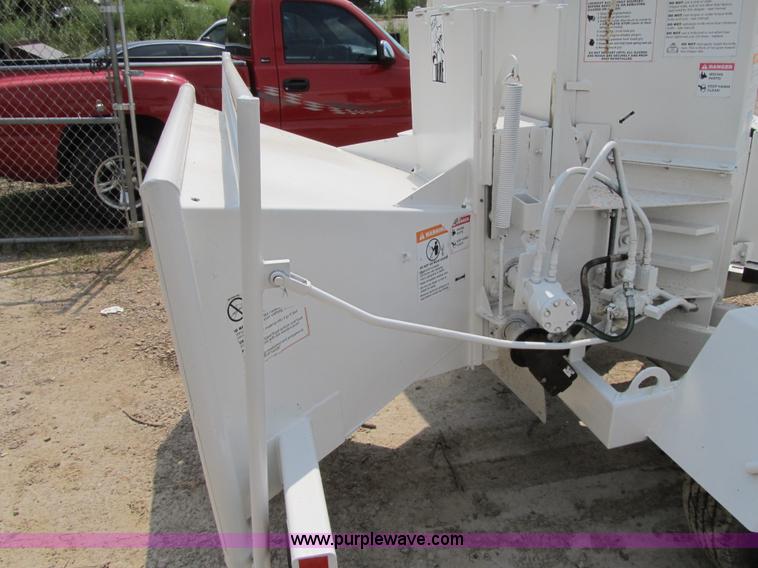 image for item H2800 Brush Bandit 200 chipper