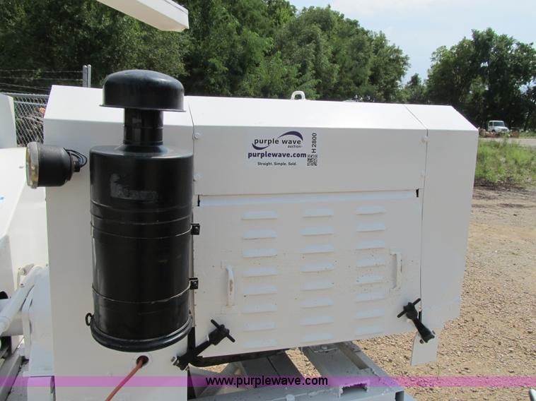 image for item H2800 Brush Bandit 200 chipper