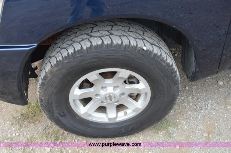 image for item H2801 2006 Nissan Titan pickup truck