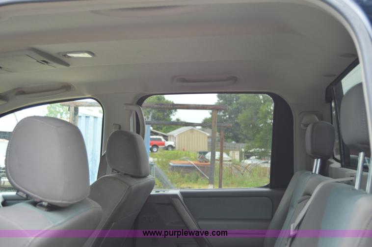 image for item H2801 2006 Nissan Titan pickup truck