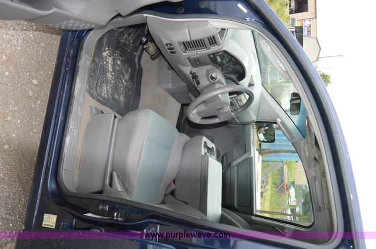 image for item H2801 2006 Nissan Titan pickup truck