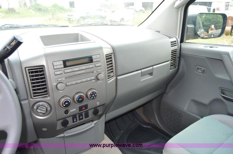 image for item H2801 2006 Nissan Titan pickup truck